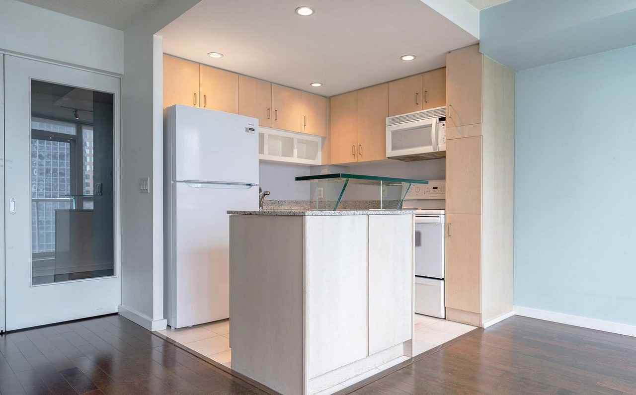 8 York Street #904 - Photo 5 of 17