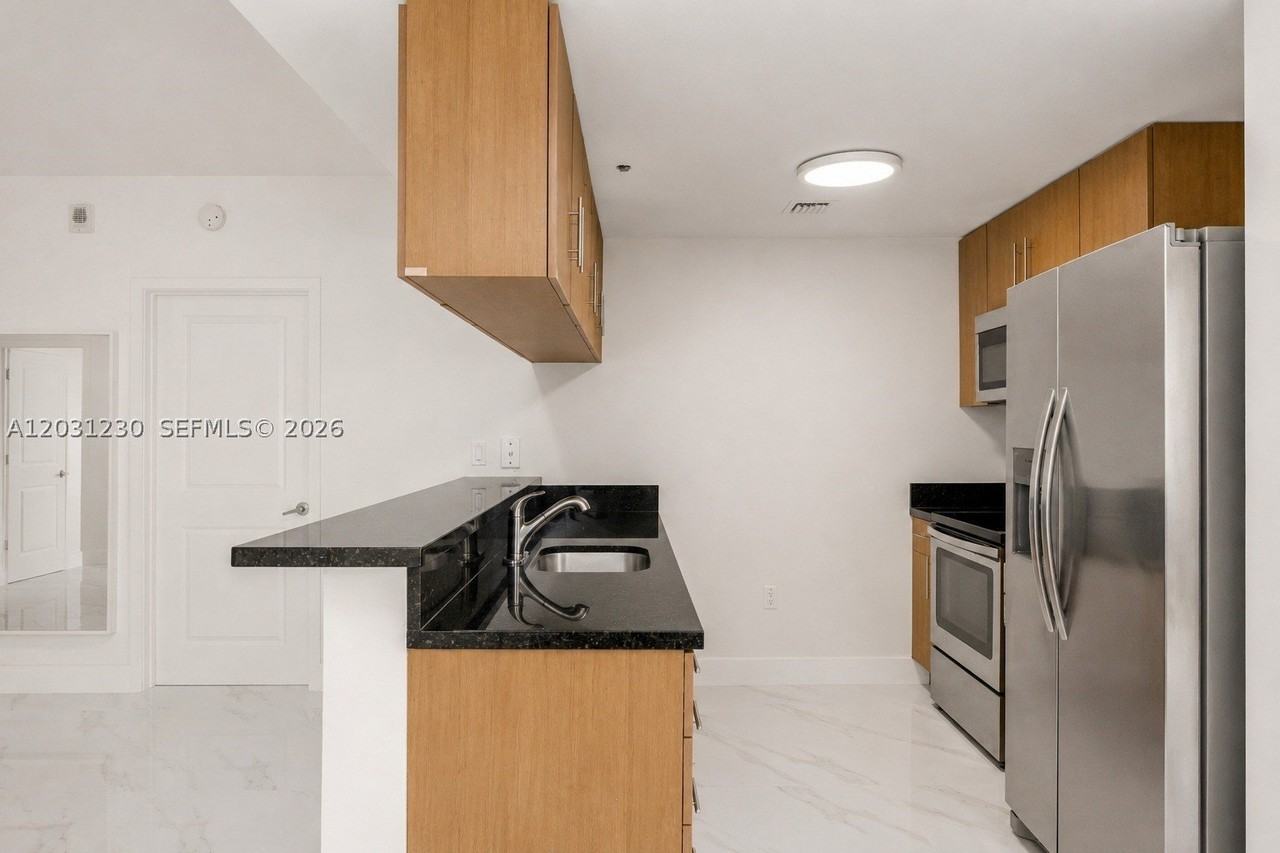 601 Ne 23rd St #706 - Photo 6 of 23