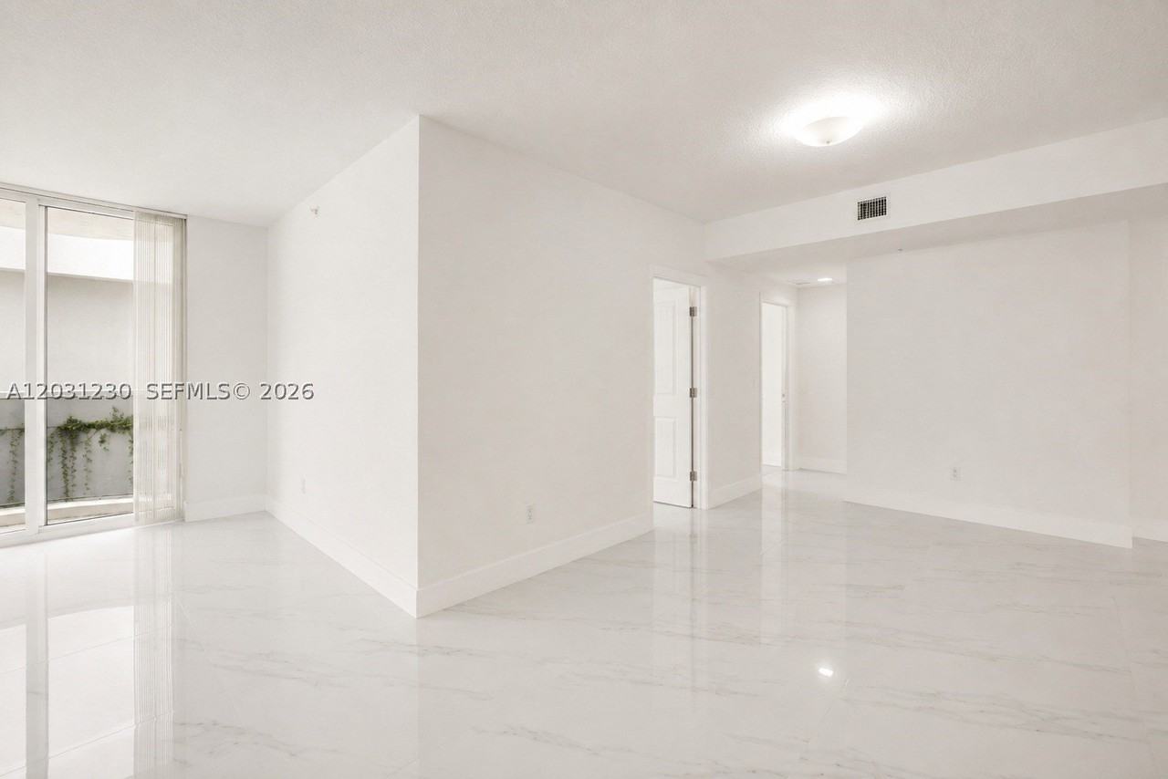 601 Ne 23rd St #706 - Photo 7 of 23