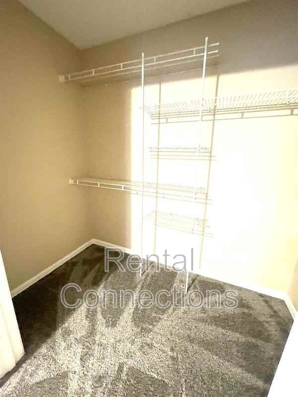 715 Joseph Ln - Photo 3 of 9