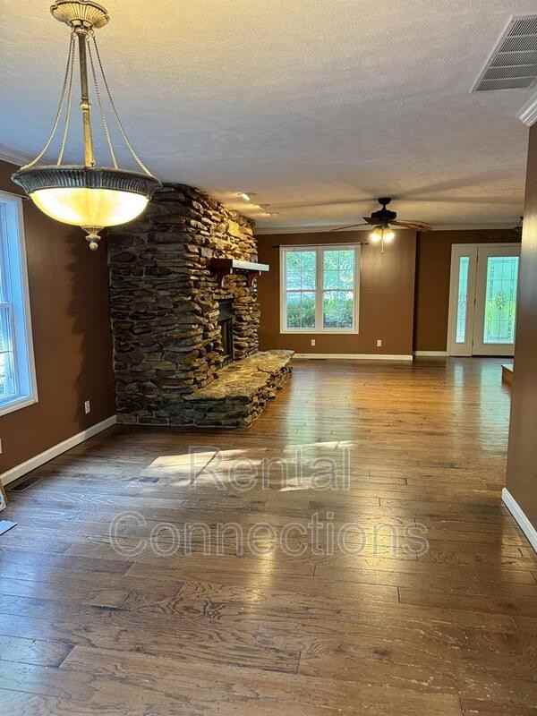 18649 Boundary Rd - Photo 2 of 17
