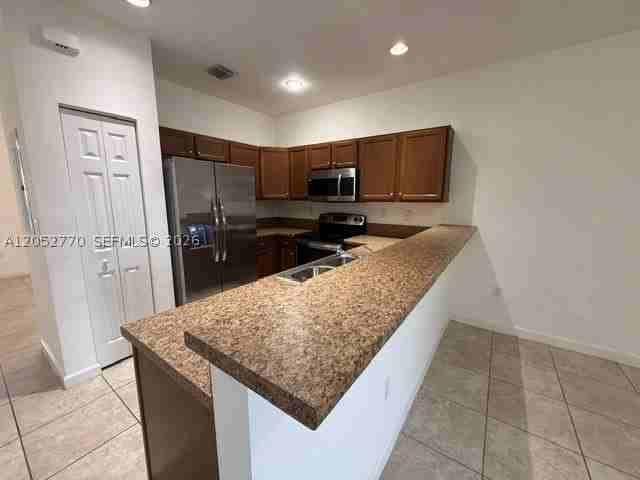 642 Se 32nd Ave #642 - Photo 5 of 37