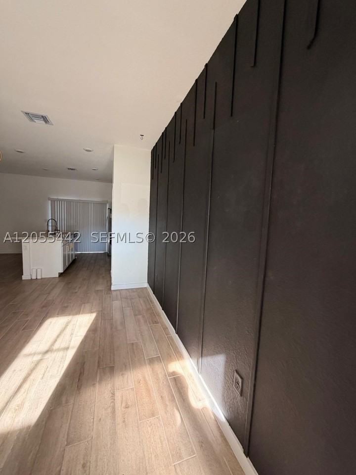 1680 Se 8th Ave - Photo 2 of 29
