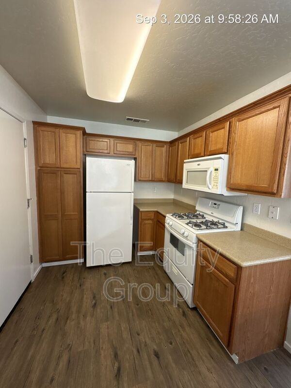 1858 Paseo Del Lago - Photo 5 of 18