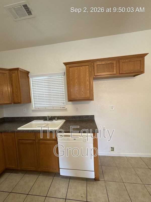1311 S Crowe St #A - Photo 6 of 16