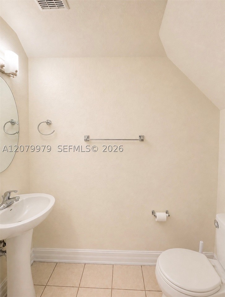 7980 Nw 10th St #38I - Photo 5 of 19