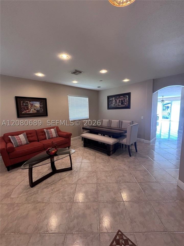 2223 Sw 134th Ave - Photo 6 of 18