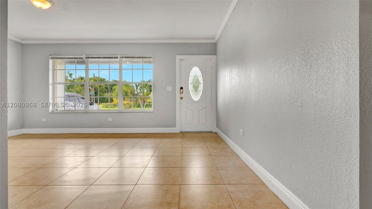 9710 Sw 14th St - Photo 2 of 32