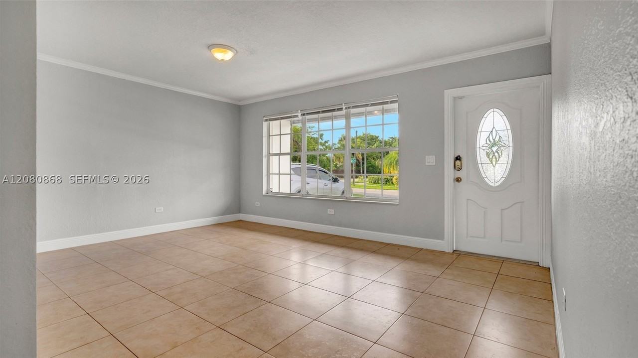 9710 Sw 14th St - Photo 3 of 32