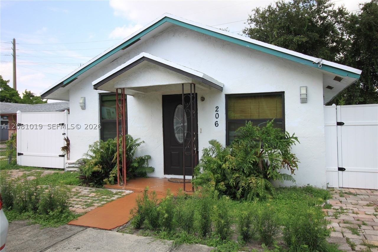 206 Sw 2nd Ter