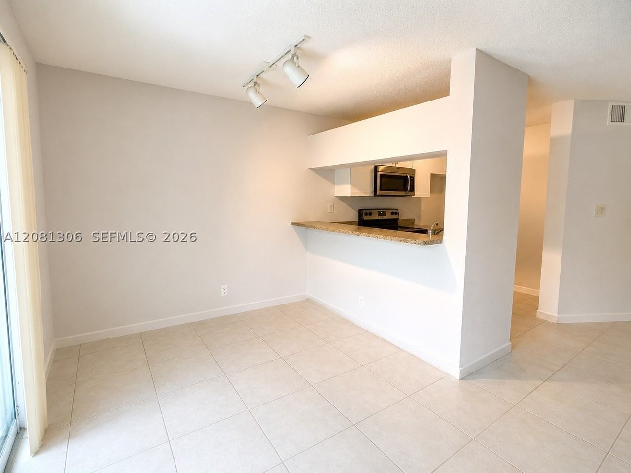 9509 Sw 138th Pl #9509 - Photo 4 of 11