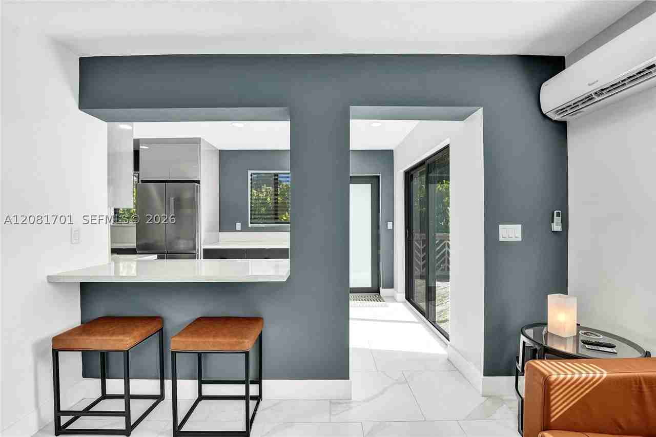 436 Sw 4th Ave - Photo 4 of 29