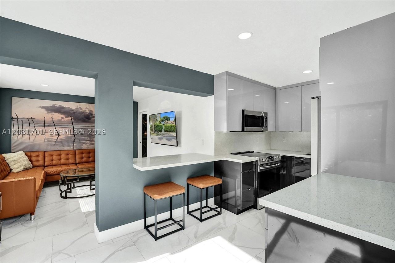 436 Sw 4th Ave - Photo 6 of 29