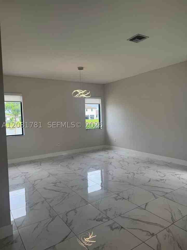 4261 Sw 178th Ave #3190 - Photo 5 of 14