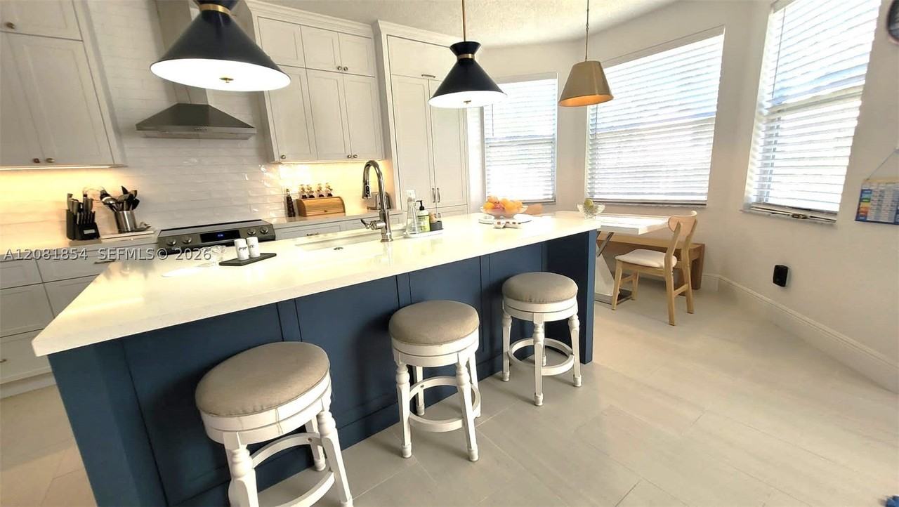 241 Nw 154th Ave - Photo 6 of 15