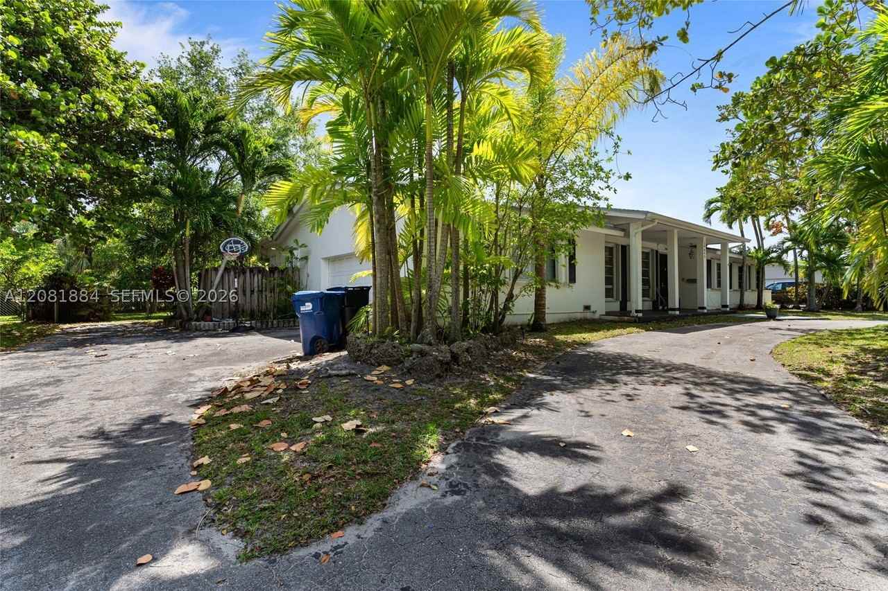 14645 Sw 83rd Ave - Photo 4 of 26