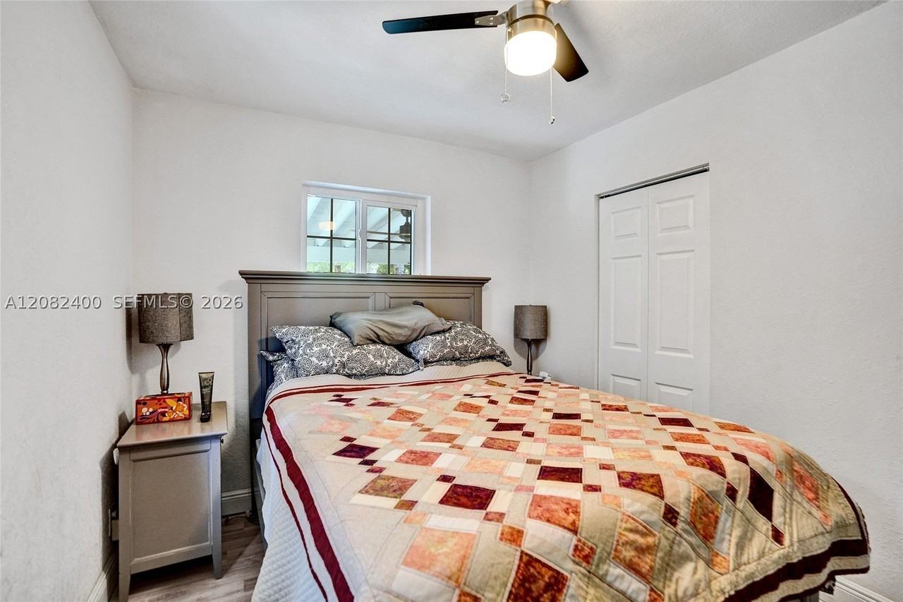 1124 Nw 16th St - Photo 7 of 45
