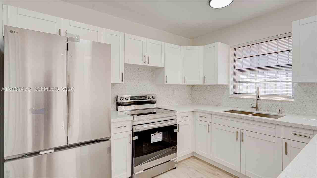 710 Sw 114th Ave #C3 - Photo 3 of 41
