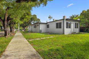2375 Sw 16th Ave #B - Photo 1 of 1
