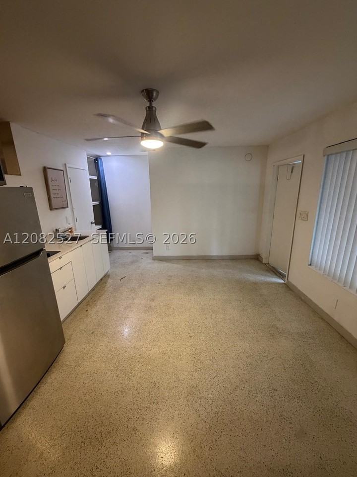 1100 Ne 18th Ct #1-8 - Photo 5 of 16
