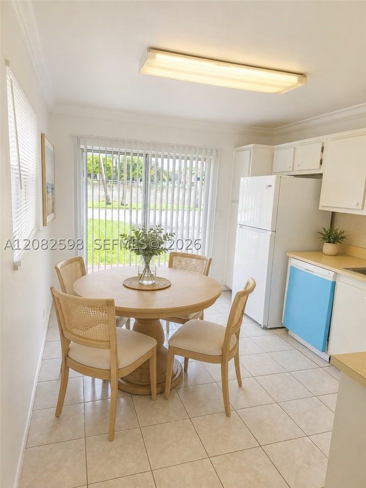 238 Sw 1st St #F1 - Photo 6 of 7