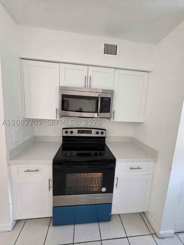 17612 Nw 25th Ave #201 - Photo 2 of 5