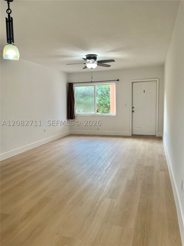 3401 Sw 11th St #3AKA1B - Photo 4 of 21