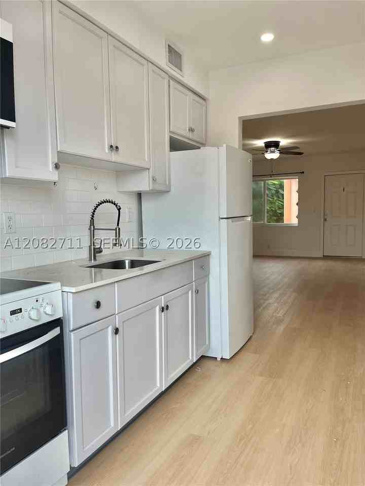 3401 Sw 11th St #3AKA1B - Photo 6 of 21