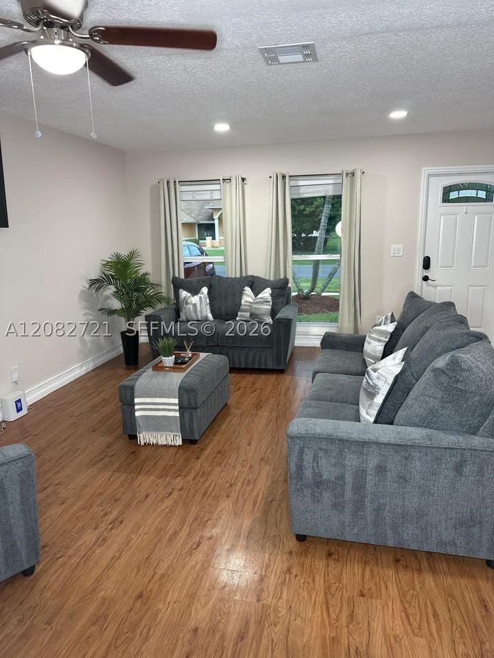 177 Dove Cir - Photo 3 of 17
