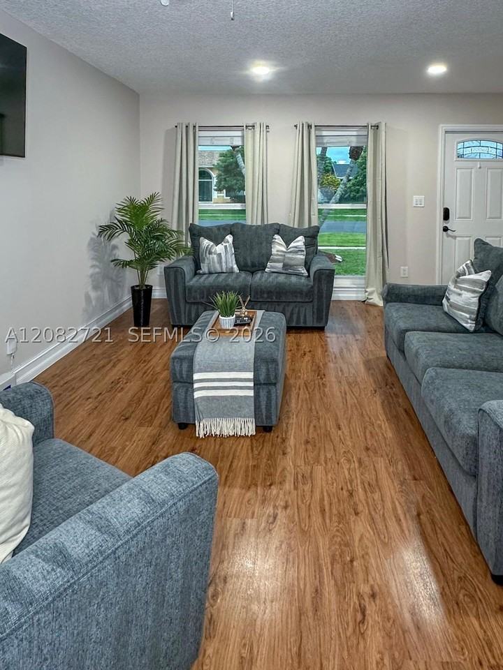 177 Dove Cir - Photo 4 of 17