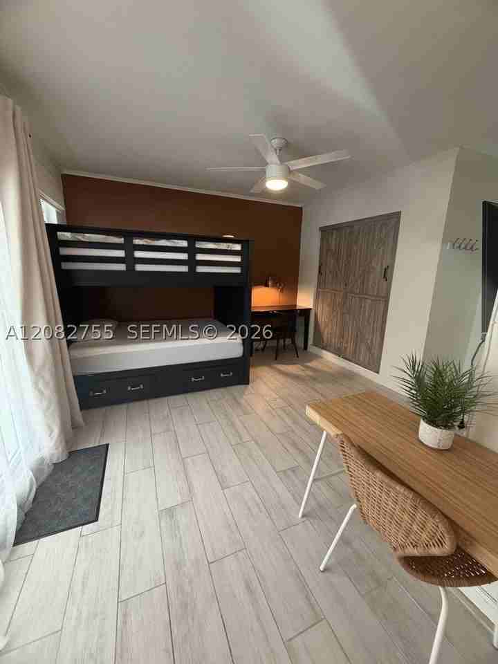 1300 Arthur St - Photo 3 of 7