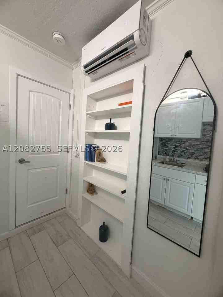 1300 Arthur St - Photo 5 of 7