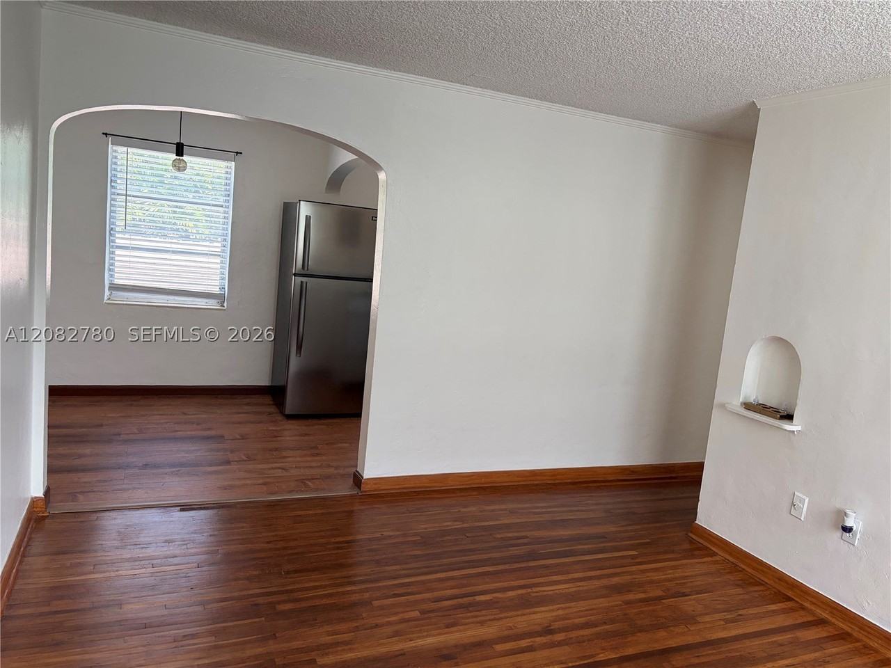 16 Santillane Ave #4 - Photo 4 of 19