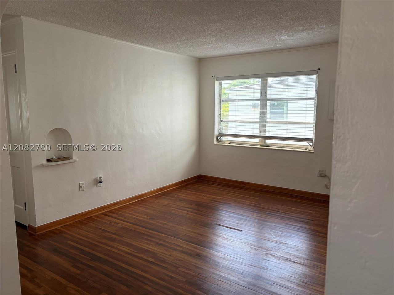 16 Santillane Ave #4 - Photo 5 of 19