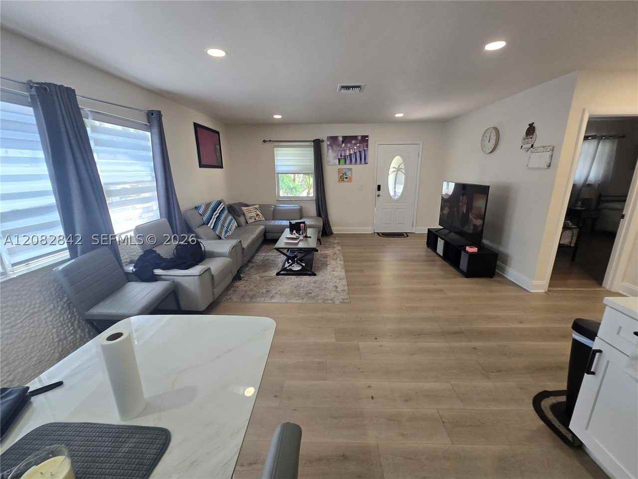 203 Ne 2nd Ave #203 - Photo 3 of 35