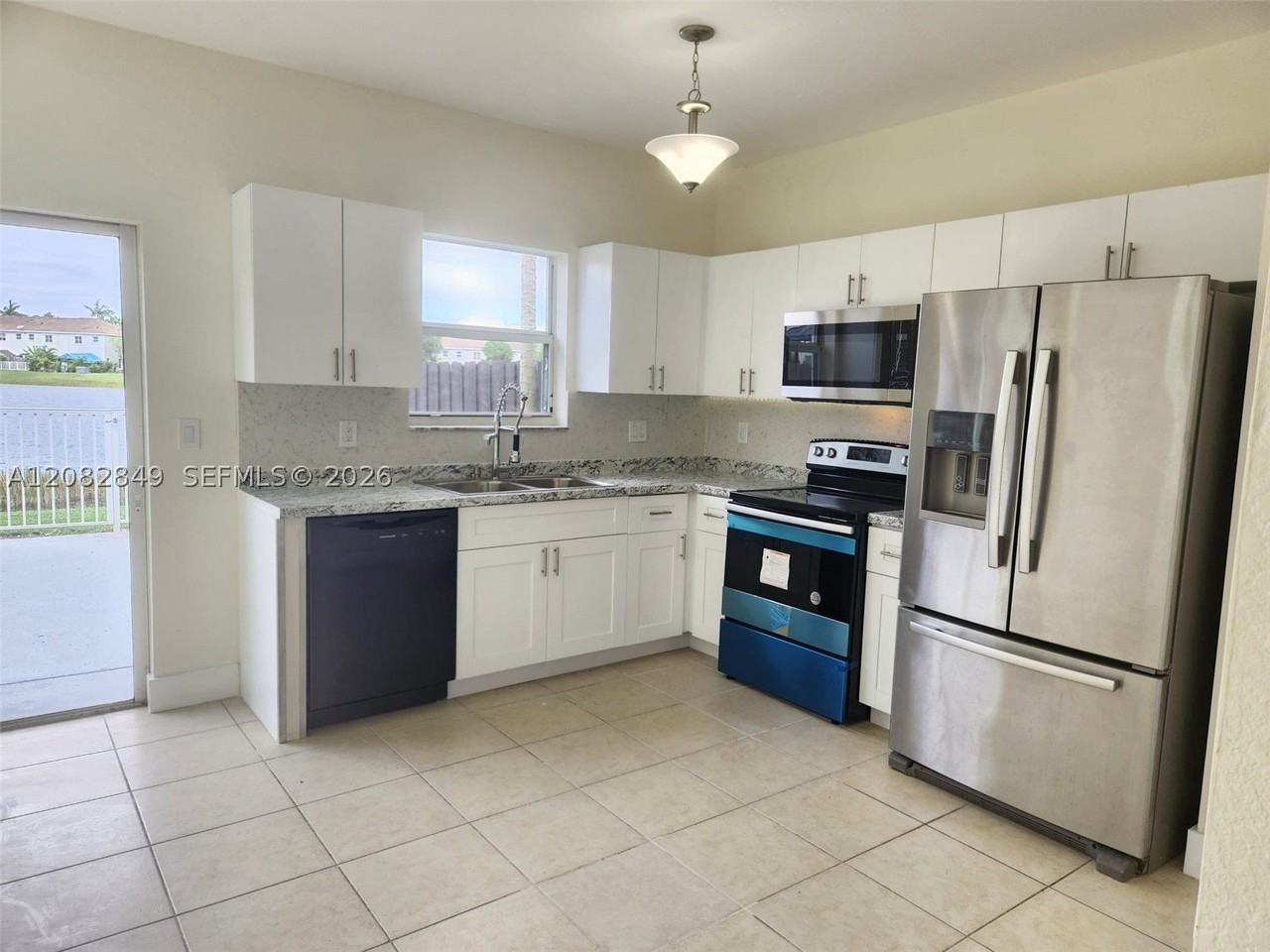 1525 Se 31st Ct #1525 - Photo 4 of 22