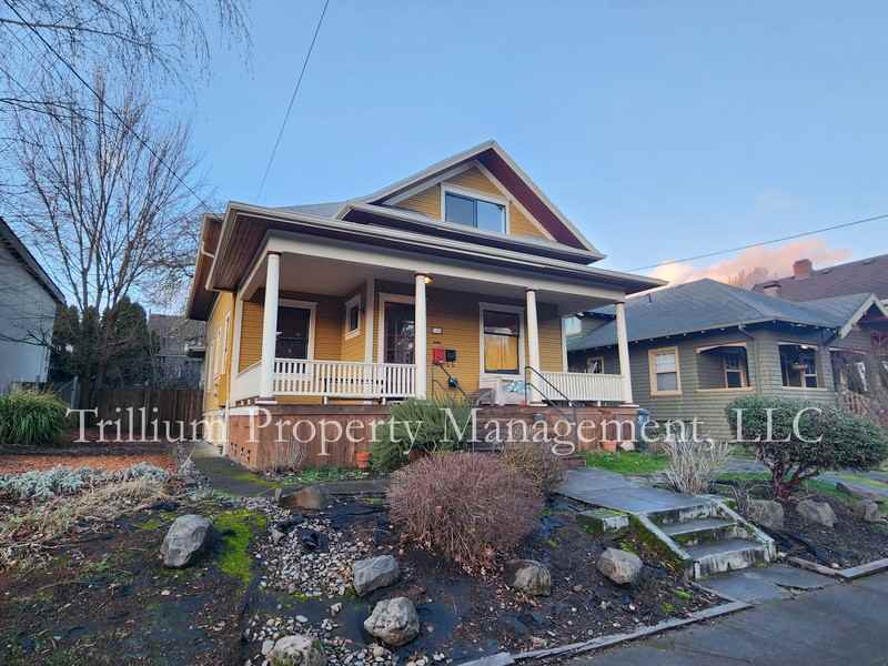 3105 Se Main St