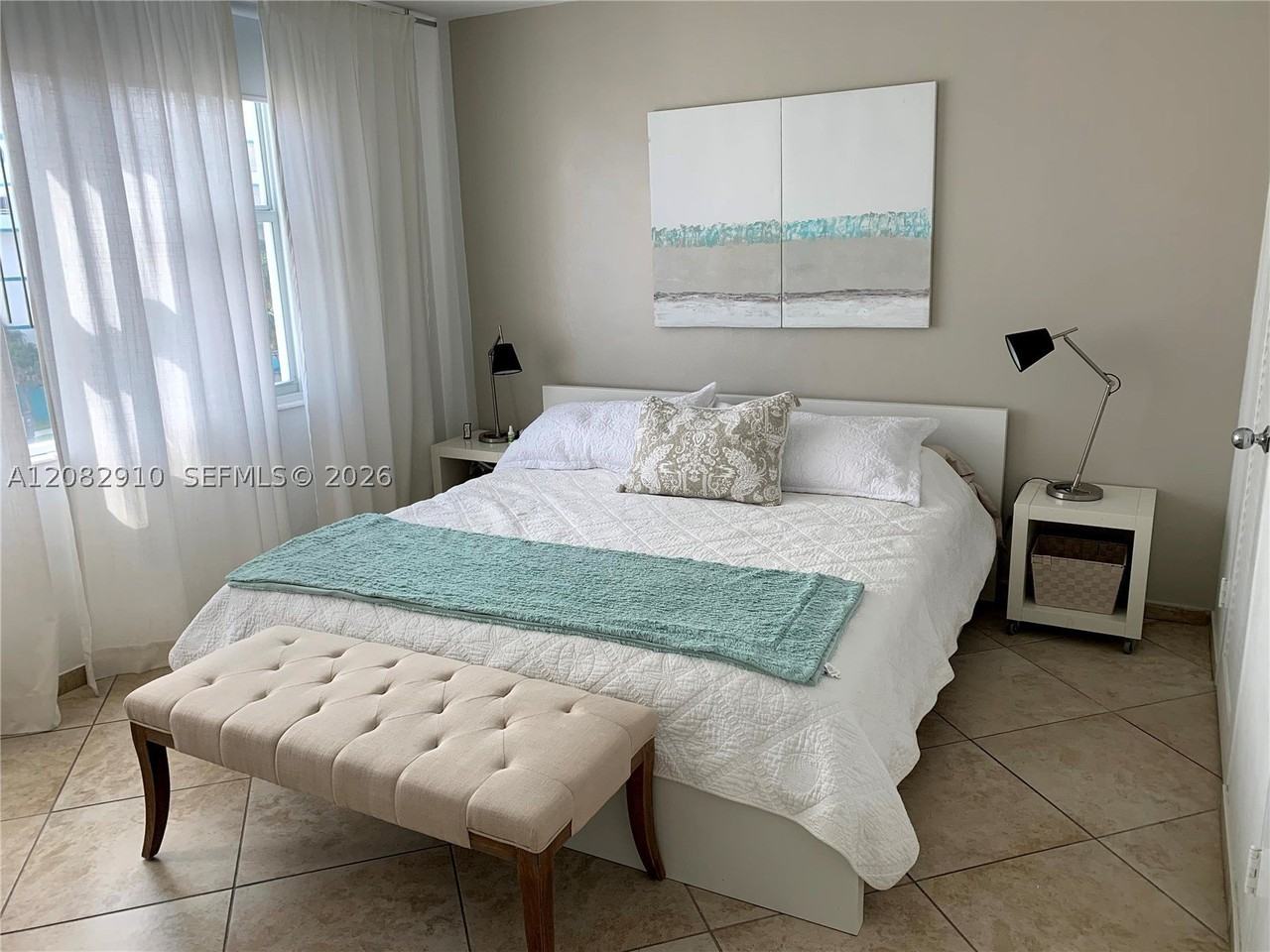 9195 Collins Ave - Photo 3 of 11