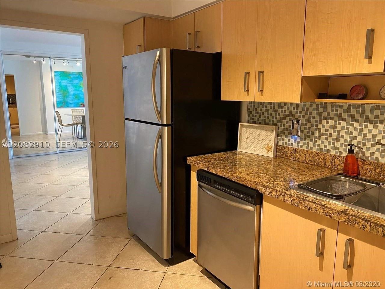 9195 Collins Ave - Photo 4 of 11