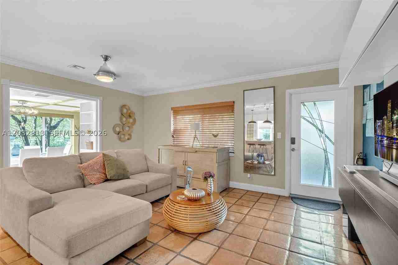 100 Ne 26th Dr #100 - Photo 6 of 36