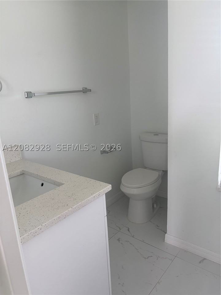 3507 15th St W - Photo 6 of 9