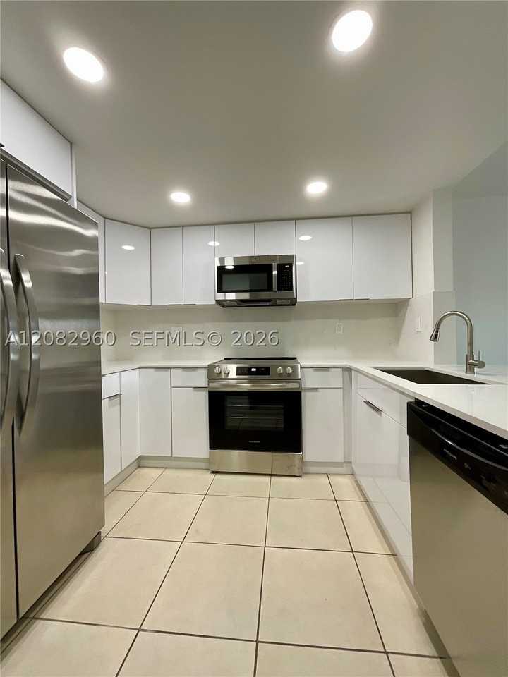 11235 Sw 88th St #107E - Photo 3 of 18