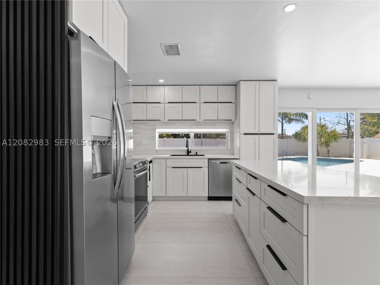 421 S 56th Ter - Photo 5 of 20