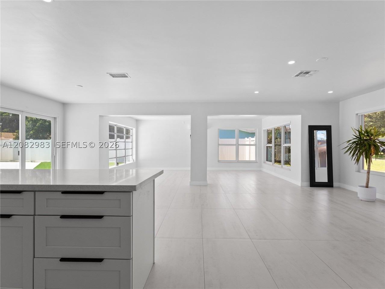 421 S 56th Ter - Photo 7 of 20