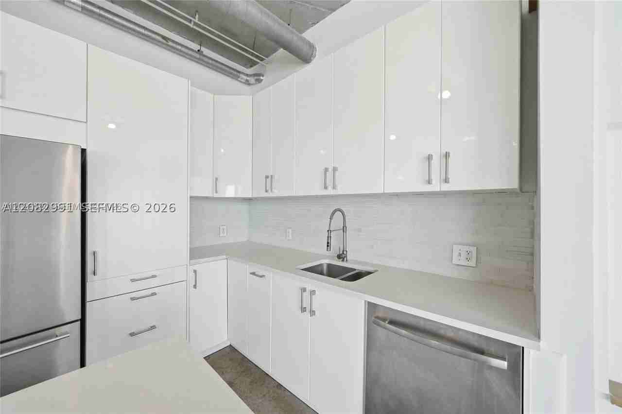Nw South River Dr #804 - Photo 4 of 31