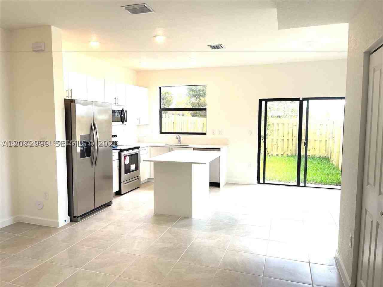 28581 Sw 132nd Ct #0 - Photo 3 of 10