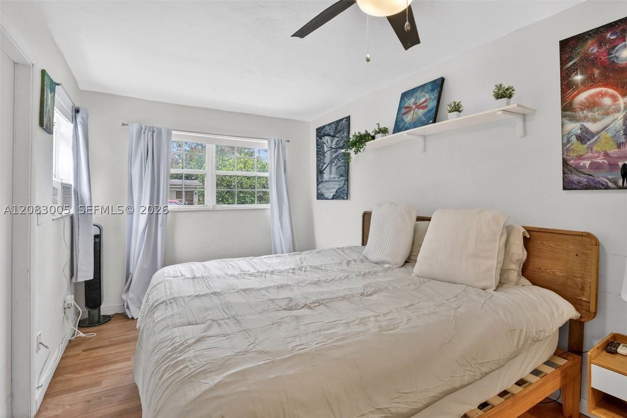 6238 Hayes St #1 - Photo 4 of 14