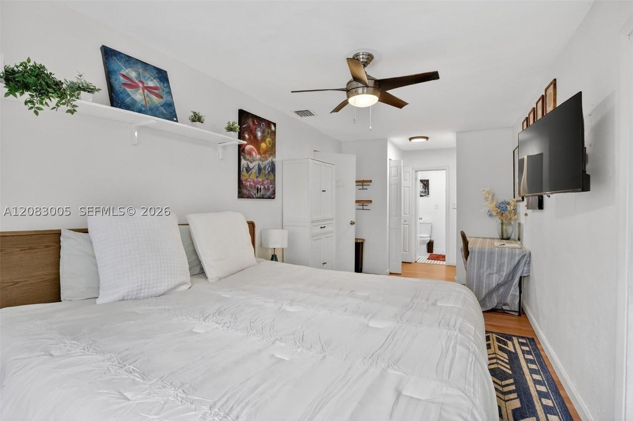 6238 Hayes St #1 - Photo 5 of 14