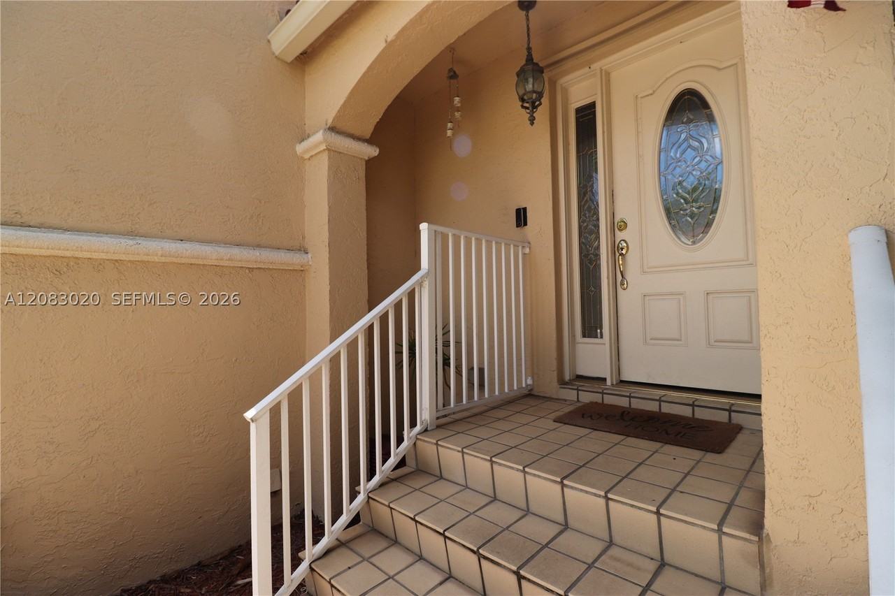584 Nw 87th Ter - Photo 6 of 10