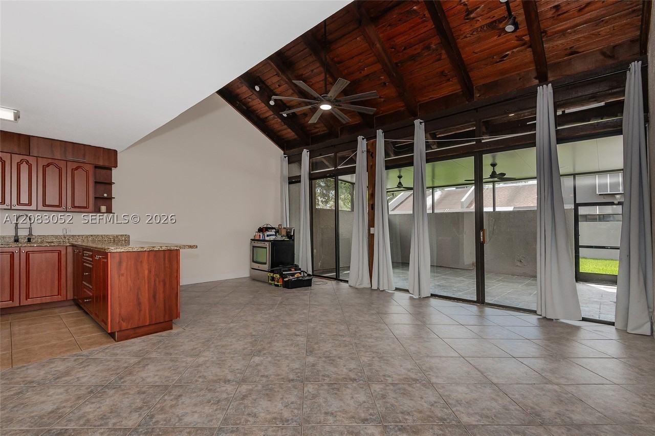 1504 Nw 112th Ter - Photo 5 of 29
